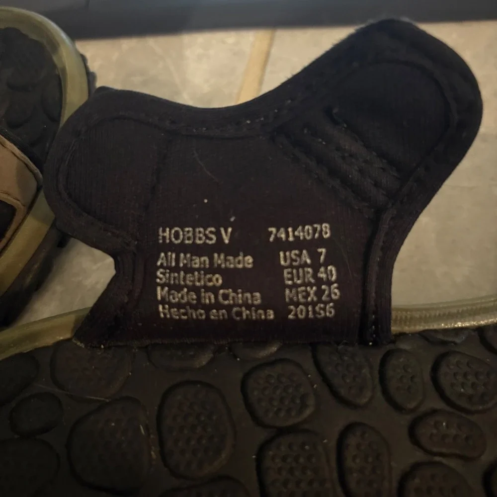 Ozark Trail Tan & Black Hobbs V Sandals Adjustable Strap Outdoor Hiking (Men 7)‎